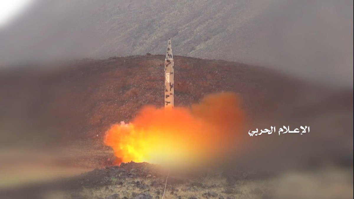 First pictures of the new Burkan-3 ballistic missile launched by the houthis yesterday towards Damman KSA. @AnsarallahMC claims that the missile precisely struck its military target. Unverified at moment