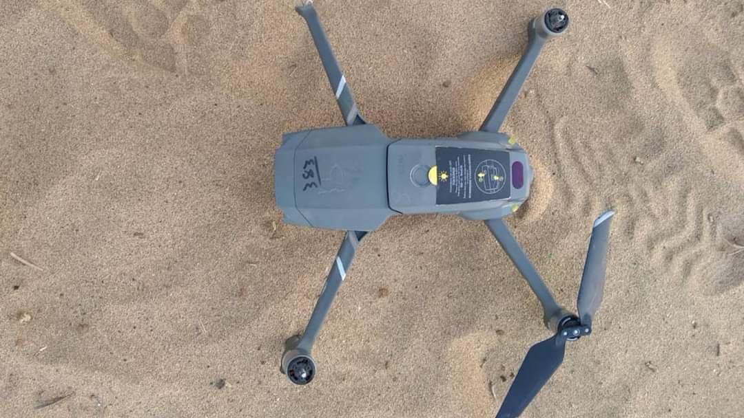 Fifth Region: Downing of a Houthi militia drone in the airspace of Hiran, Hajjah. It is the second drone that the forces of the Fifth Military Region have dropped this year, days after the first was intercepted off the coast of Marsa Habl, south of the coastal district of Midi on the Red Sea.