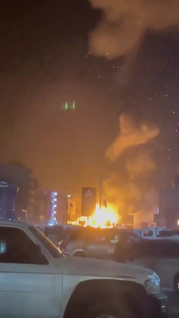 Massive explosion at a gas station in Mansoura, Aden, Yemen