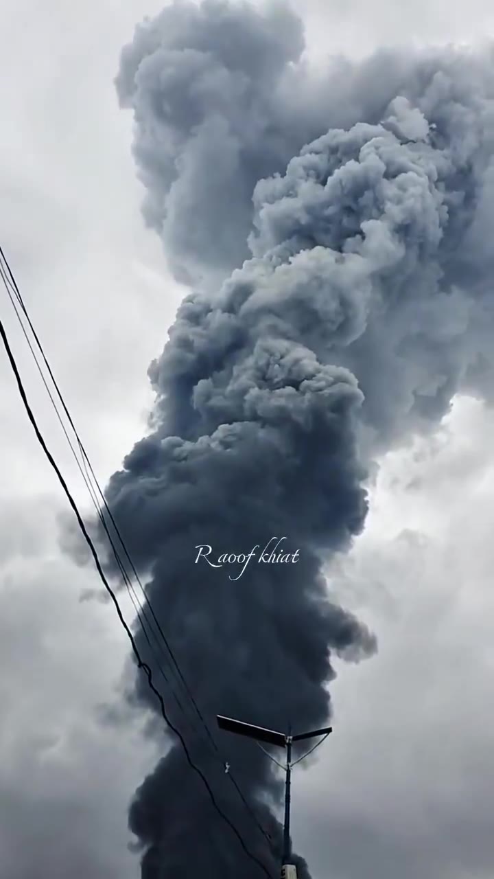 Houthi-held oil company hq in Sana'a has been hit by Israeli airstrikes short while ago