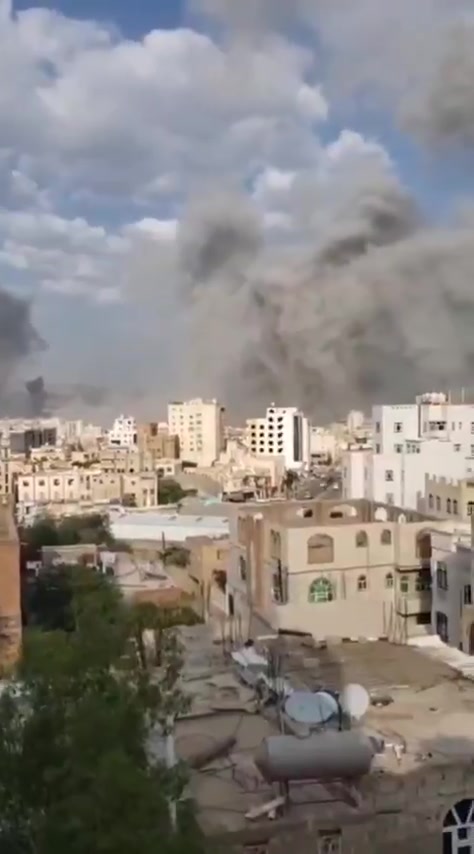 Video of the first moments after the air force launched a series of raids on the Yemeni capital, Sana'a.