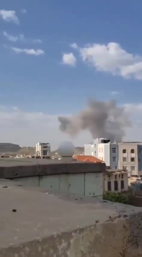 Video of the first moments after the air force launched a series of raids on the Yemeni capital, Sana'a.