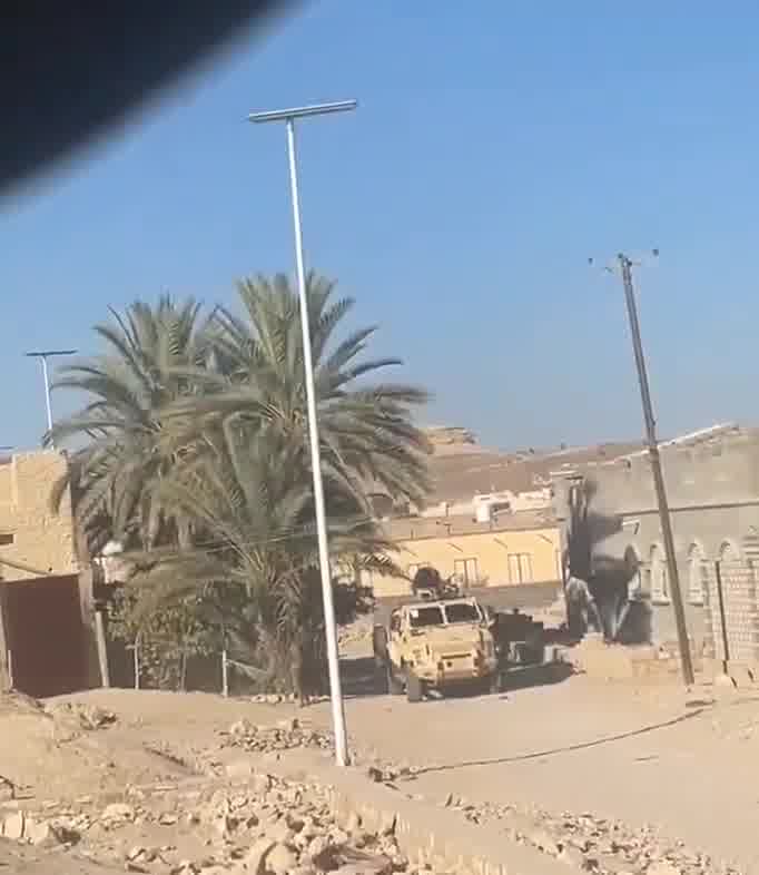 STC-affiliated troops stormed several houses in Ghayl bin Yamin district of Hadramout governorate today.