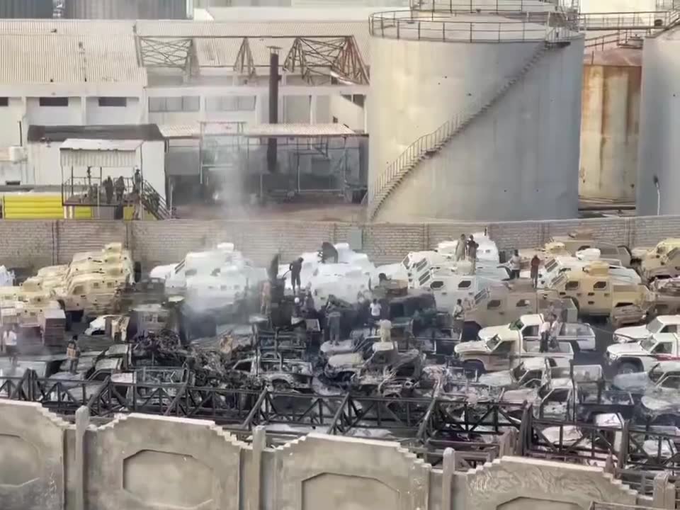 Saudi airstrikes hit Yemen’s Mukalla Port, targeting ships from the UAE carrying armored vehicles and weapons for UAE-backed Southern Transitional Council (STC) separatists. Tensions between Saudi-backed and UAE-backed forces have escalated sharply after pro-UAE forces seized large parts of eastern Yemen, ignoring Saudi warnings and even a recent warning airstrike.