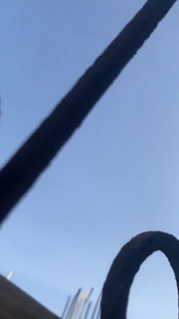 Unverified videos show raids by @STCSouthArabia-backed forces in Ghayl Bin Yameen, Hadramawt, eastern Yemen, alongside unconfirmed reports of Saudi @modgovksa RSAF airstrikes targeting the convoys (most likely low flyovers and sonic booms)