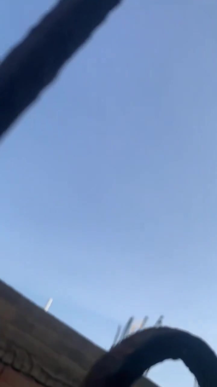 Unverified videos show raids by @STCSouthArabia-backed forces in Ghayl Bin Yameen, Hadramawt, eastern Yemen, alongside unconfirmed reports of Saudi @modgovksa RSAF airstrikes targeting the convoys (most likely low flyovers and sonic booms)