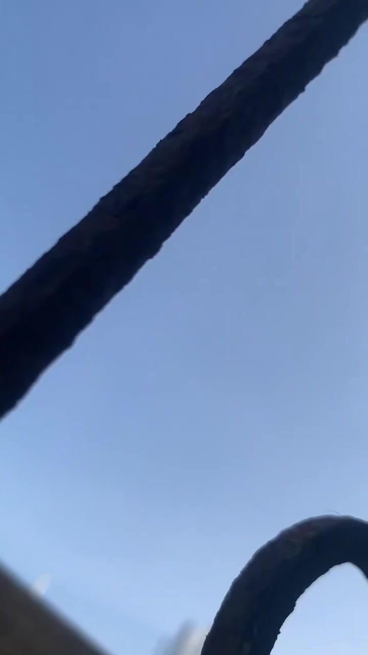 Unverified videos show raids by @STCSouthArabia-backed forces in Ghayl Bin Yameen, Hadramawt, eastern Yemen, alongside unconfirmed reports of Saudi @modgovksa RSAF airstrikes targeting the convoys (most likely low flyovers and sonic booms)