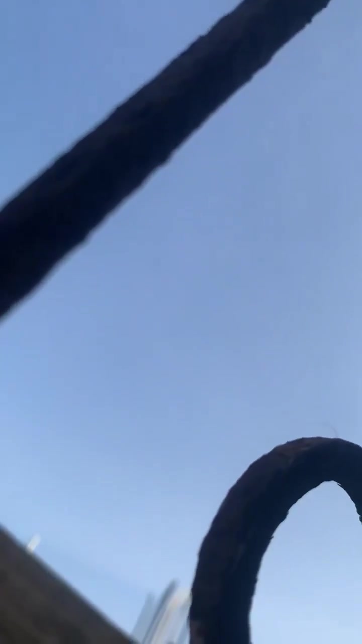 Unverified videos show raids by @STCSouthArabia-backed forces in Ghayl Bin Yameen, Hadramawt, eastern Yemen, alongside unconfirmed reports of Saudi @modgovksa RSAF airstrikes targeting the convoys (most likely low flyovers and sonic booms)