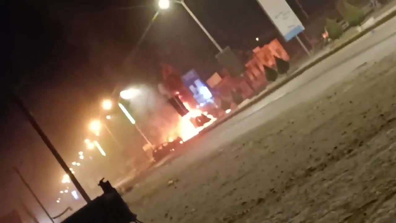 The first video shows a convoy of the 7th Brigade of the National Shield Forces @diralwatan, commanded by Ali Ahmed al-Shutri al-Jahfi, mobilizing toward Al-Qatan. Second footage from Al-Qatan shows intense street fighting, including a military vehicle on fire. The third video appears to show Hadrami tribal fighters, likely linked to Sheikh Amr bin Habrish @AmrHabriesh, seizing the gate of the 1st Military Region Command. The fourth video shows @STCSouthArabia forces mobilizing and withdrawing eastward via the Tarim checkpoint. These footage indicates a noticeable but largely quiet expansion of Saudi-backed forces aligned with Yemen’s internationally recognized government, unfolding on the first day of the CHO operation.The Camps Handover Operation CHO and the Limits of De-Escalation