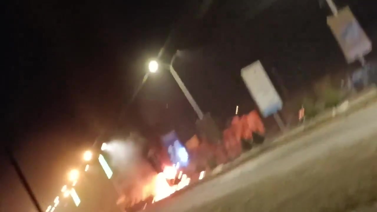 The first video shows a convoy of the 7th Brigade of the National Shield Forces @diralwatan, commanded by Ali Ahmed al-Shutri al-Jahfi, mobilizing toward Al-Qatan. Second footage from Al-Qatan shows intense street fighting, including a military vehicle on fire. The third video appears to show Hadrami tribal fighters, likely linked to Sheikh Amr bin Habrish @AmrHabriesh, seizing the gate of the 1st Military Region Command. The fourth video shows @STCSouthArabia forces mobilizing and withdrawing eastward via the Tarim checkpoint. These footage indicates a noticeable but largely quiet expansion of Saudi-backed forces aligned with Yemen’s internationally recognized government, unfolding on the first day of the CHO operation.The Camps Handover Operation CHO and the Limits of De-Escalation