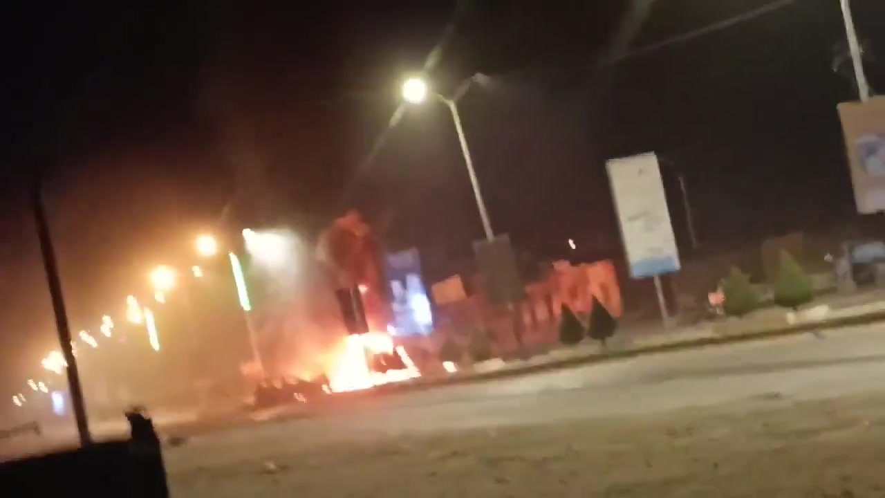 The first video shows a convoy of the 7th Brigade of the National Shield Forces @diralwatan, commanded by Ali Ahmed al-Shutri al-Jahfi, mobilizing toward Al-Qatan. Second footage from Al-Qatan shows intense street fighting, including a military vehicle on fire. The third video appears to show Hadrami tribal fighters, likely linked to Sheikh Amr bin Habrish @AmrHabriesh, seizing the gate of the 1st Military Region Command. The fourth video shows @STCSouthArabia forces mobilizing and withdrawing eastward via the Tarim checkpoint. These footage indicates a noticeable but largely quiet expansion of Saudi-backed forces aligned with Yemen’s internationally recognized government, unfolding on the first day of the CHO operation.The Camps Handover Operation CHO and the Limits of De-Escalation