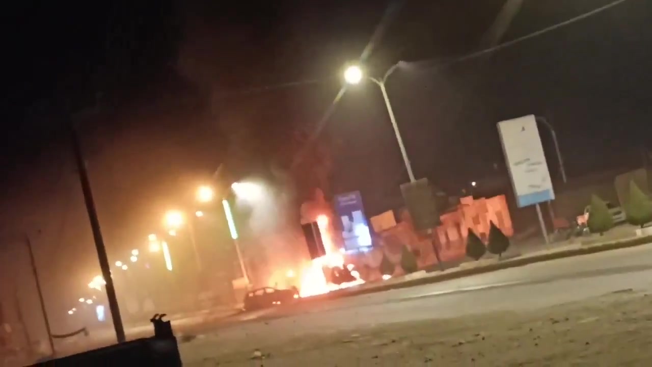 The first video shows a convoy of the 7th Brigade of the National Shield Forces @diralwatan, commanded by Ali Ahmed al-Shutri al-Jahfi, mobilizing toward Al-Qatan. Second footage from Al-Qatan shows intense street fighting, including a military vehicle on fire. The third video appears to show Hadrami tribal fighters, likely linked to Sheikh Amr bin Habrish @AmrHabriesh, seizing the gate of the 1st Military Region Command. The fourth video shows @STCSouthArabia forces mobilizing and withdrawing eastward via the Tarim checkpoint. These footage indicates a noticeable but largely quiet expansion of Saudi-backed forces aligned with Yemen’s internationally recognized government, unfolding on the first day of the CHO operation.The Camps Handover Operation CHO and the Limits of De-Escalation