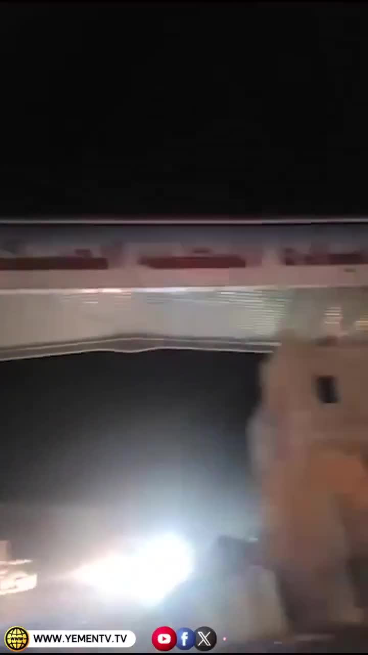 The gov't aligned tribes of Hadramawt just managed to takeover the headquarters of the First Military Region in Seiyun. This is pretty significant and signals a possible domino effect at least in the immediate vicinity. Developments on ground at head spinning speed