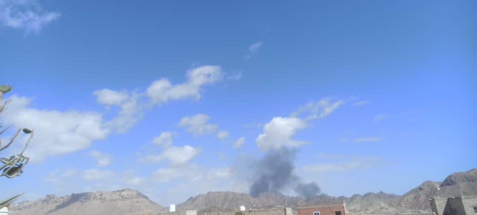 Heavy airstrikes by the air force targeted the Barshid Brigade camp west of Mukalla, commanded by Abduldaim Al-Shuaibi.