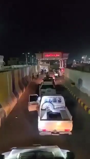 Videos from Aden show the Southern Giants Brigades @alamalikah asserting control, including taking over the @adenairport. The video footage suggests a relatively small organized unit, likely a company-sized force, entering the city