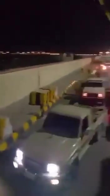 Videos from Aden show the Southern Giants Brigades @alamalikah asserting control, including taking over the @adenairport. The video footage suggests a relatively small organized unit, likely a company-sized force, entering the city