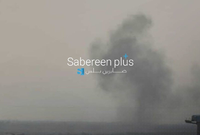 Houthis shell Yemeni army positions in the Hays camp south of Hodeidah.