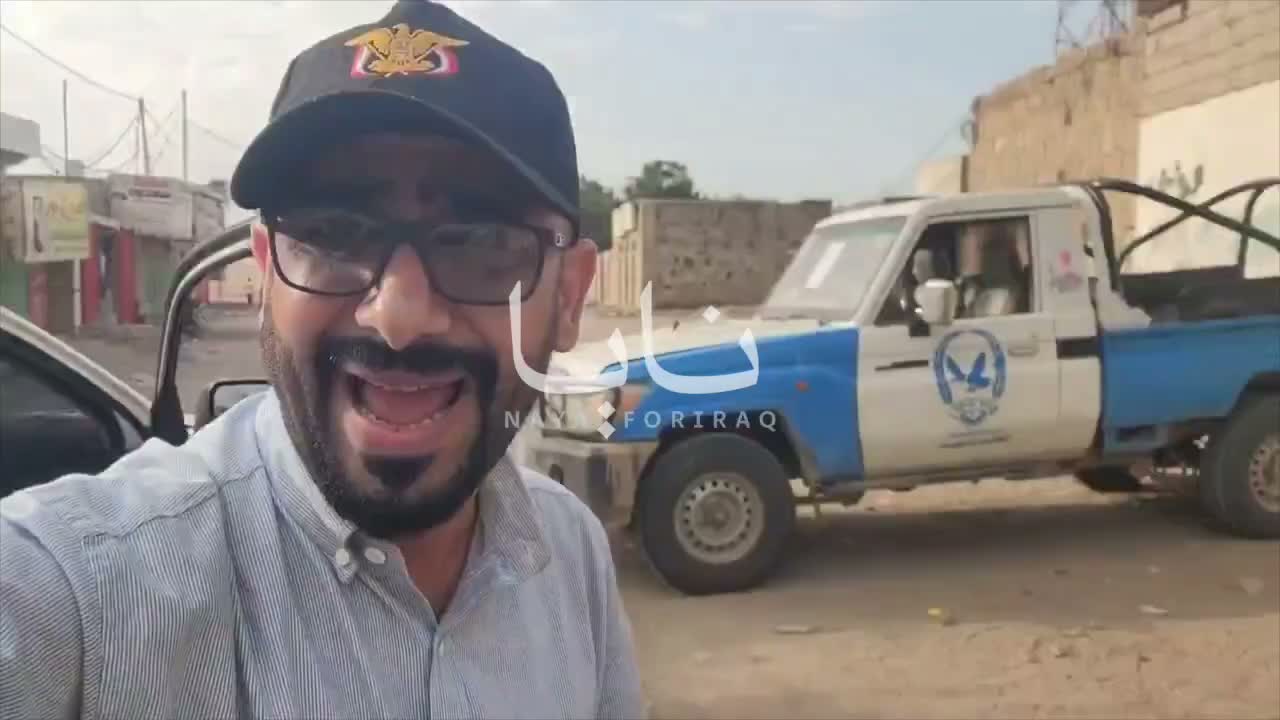 Houthis forces positioned in front of the Khawkhah police directorate.