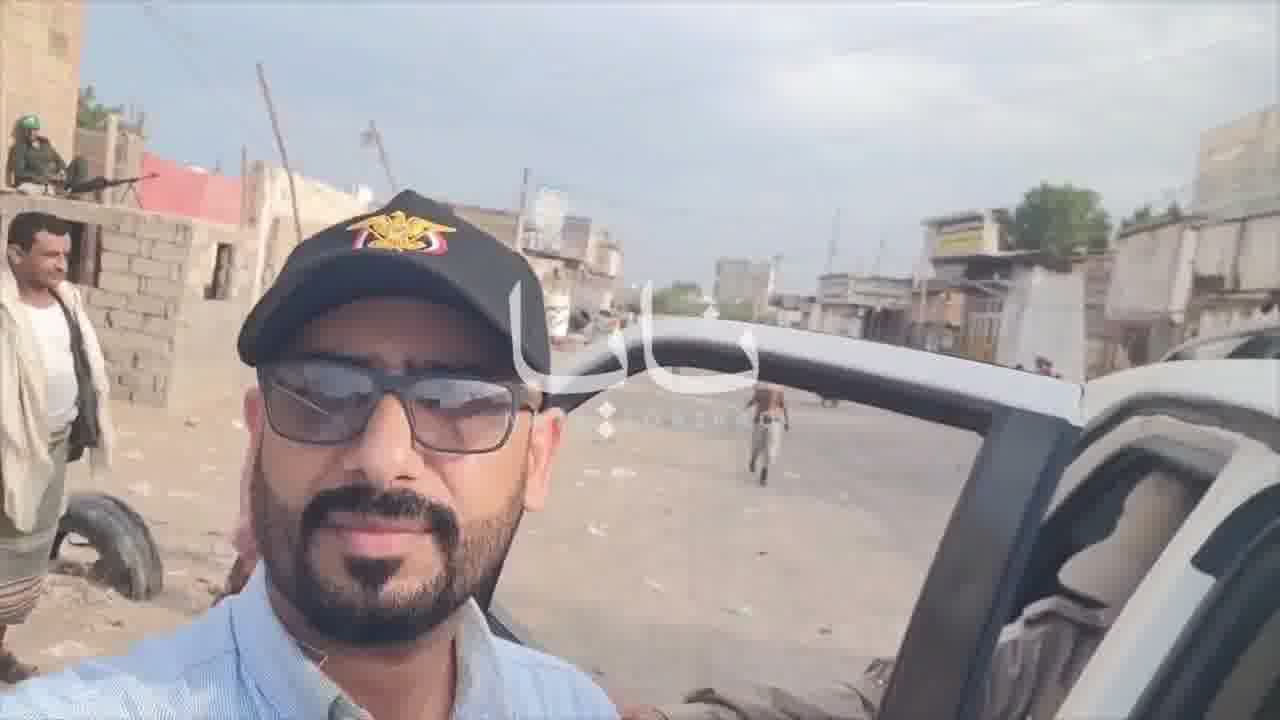 Houthis forces positioned in front of the Khawkhah police directorate.