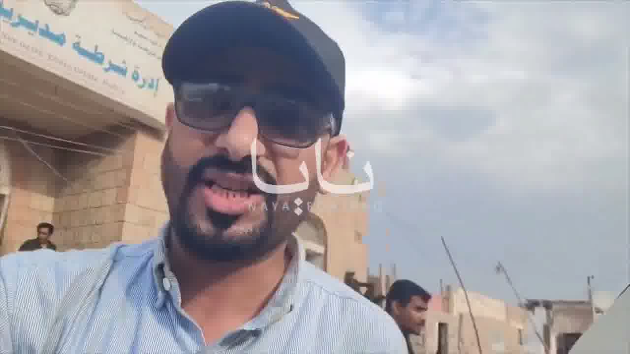 Houthis forces positioned in front of the Khawkhah police directorate.