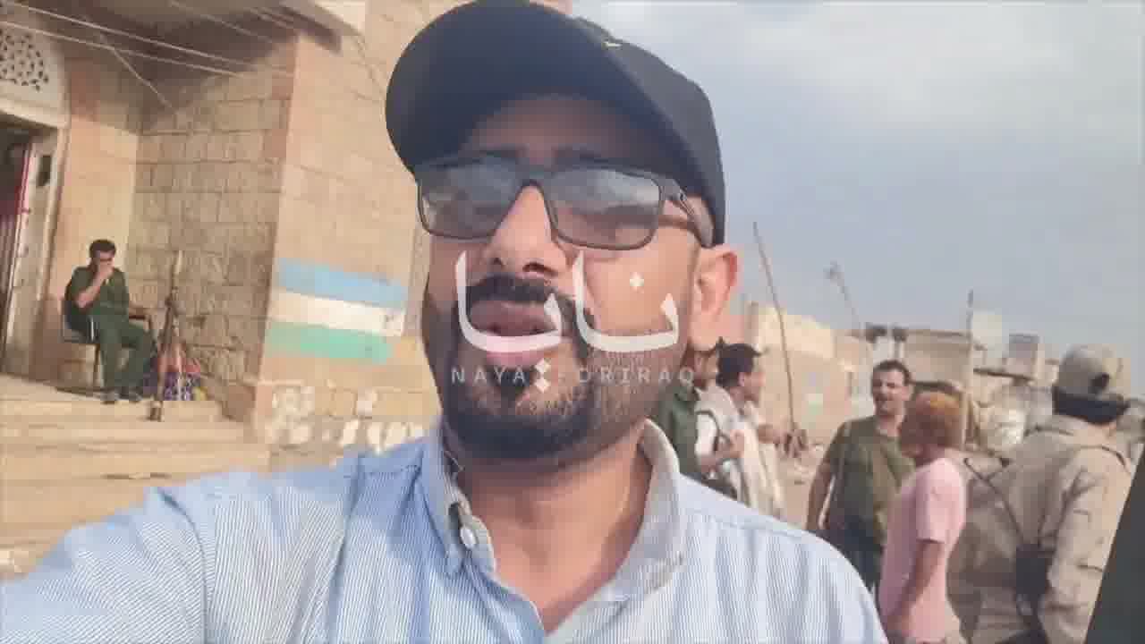 Houthis forces positioned in front of the Khawkhah police directorate.