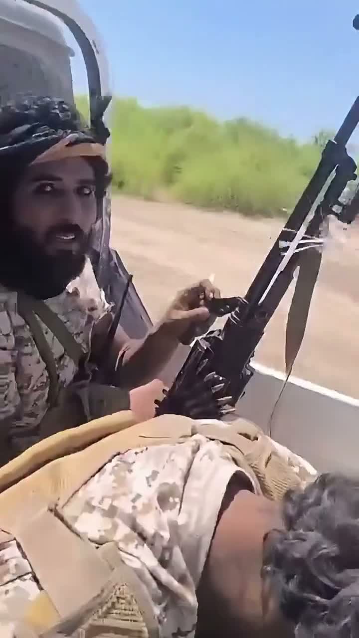 Pro-govt forces in Dhubab near Bab Al-Mandab