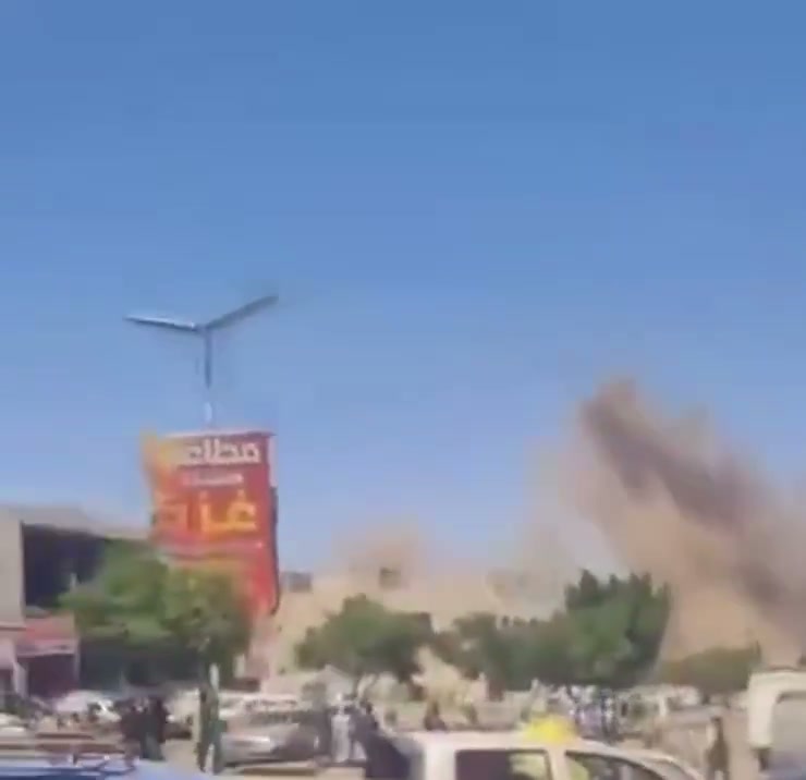 Airstrikes hit Houthi-controlled military base in Yarim area, Ibb Governorate, central Yemen