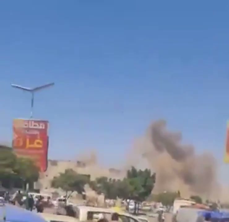Airstrikes hit Houthi-controlled military base in Yarim area, Ibb Governorate, central Yemen